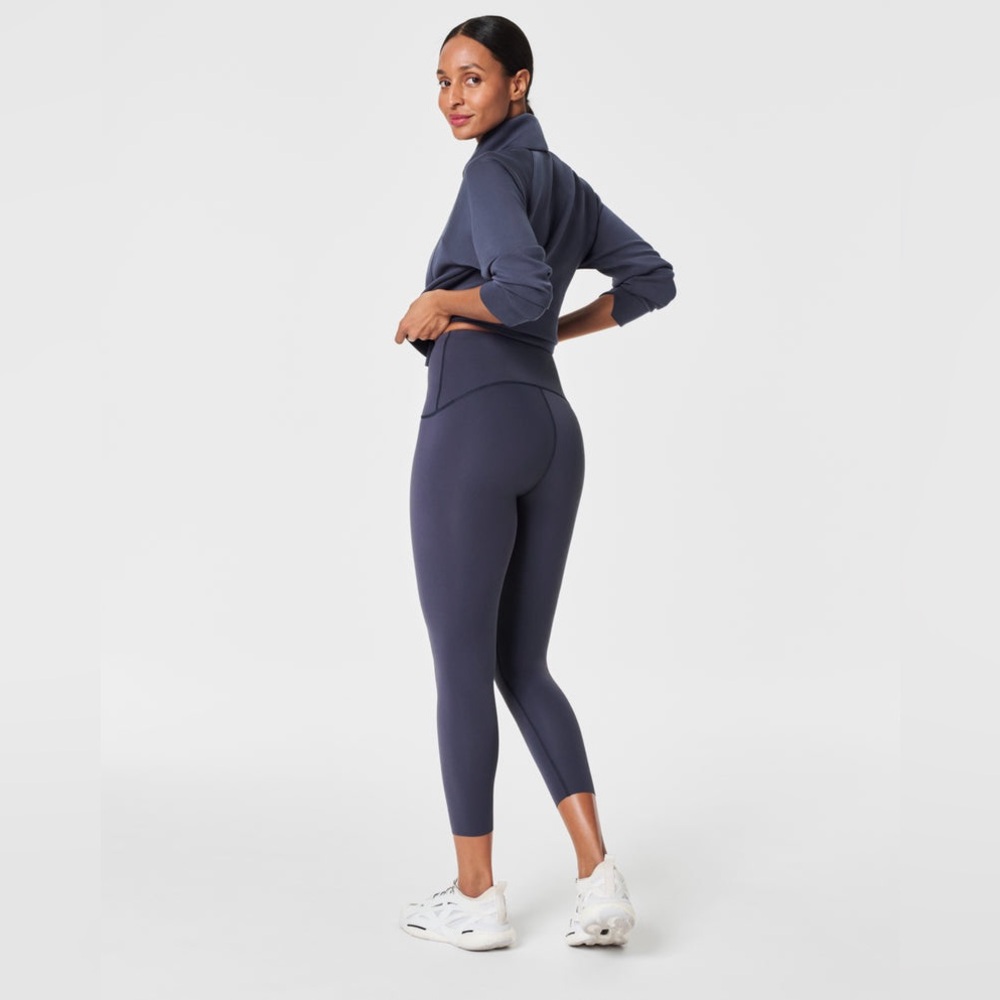 Spanx SpanxShape Booty Boost 7/8 Leggings in Dark Storm Size 1X Plus Size Fit.